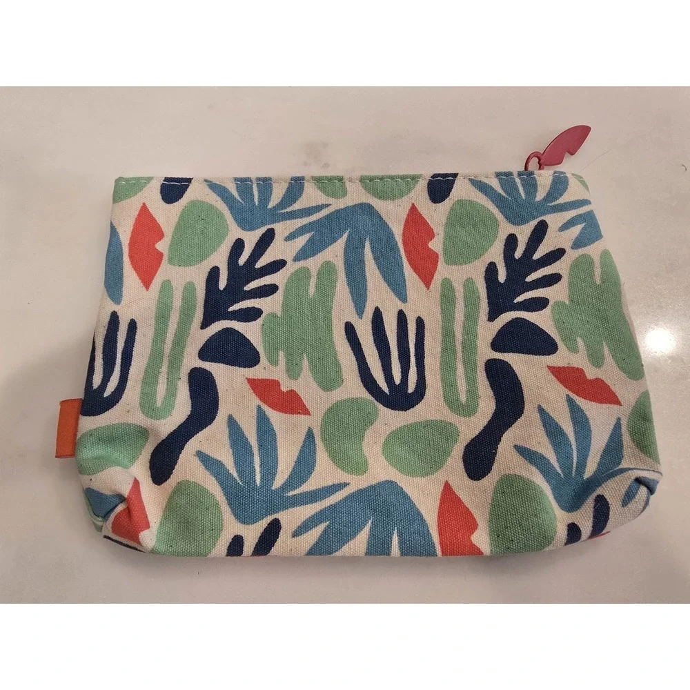 Ipsy‎ Glam Bag Force of Nature Cosmetic Makeup Bag Zip Travel Pouch Red Lips